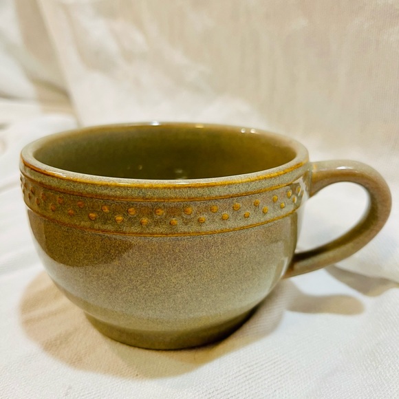 Small teapot and cup stackable combo set. Can steep a single cuppa tea & reserve - Picture 2 of 11